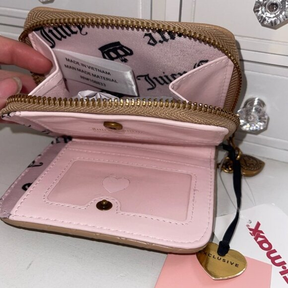NWT Juicy Couture Beige Wallet with Gold Emblem - Picture 7 of 8